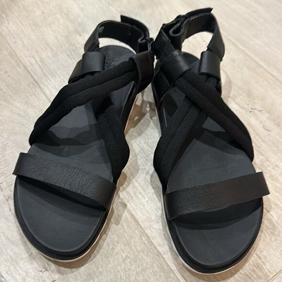 NWOT Sorel Women's Roaming™ Decon Sandal - Size 9, Stylish‎ & Comfortable! - Picture 7 of 13